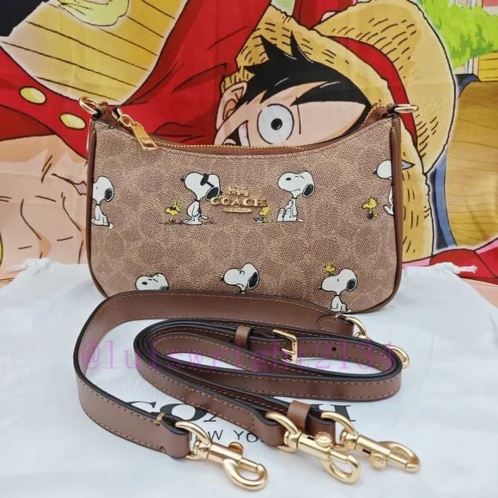 Coach X Peanuts CBJ88 Teri Shoulder Bag Signature Canvas Snoopy